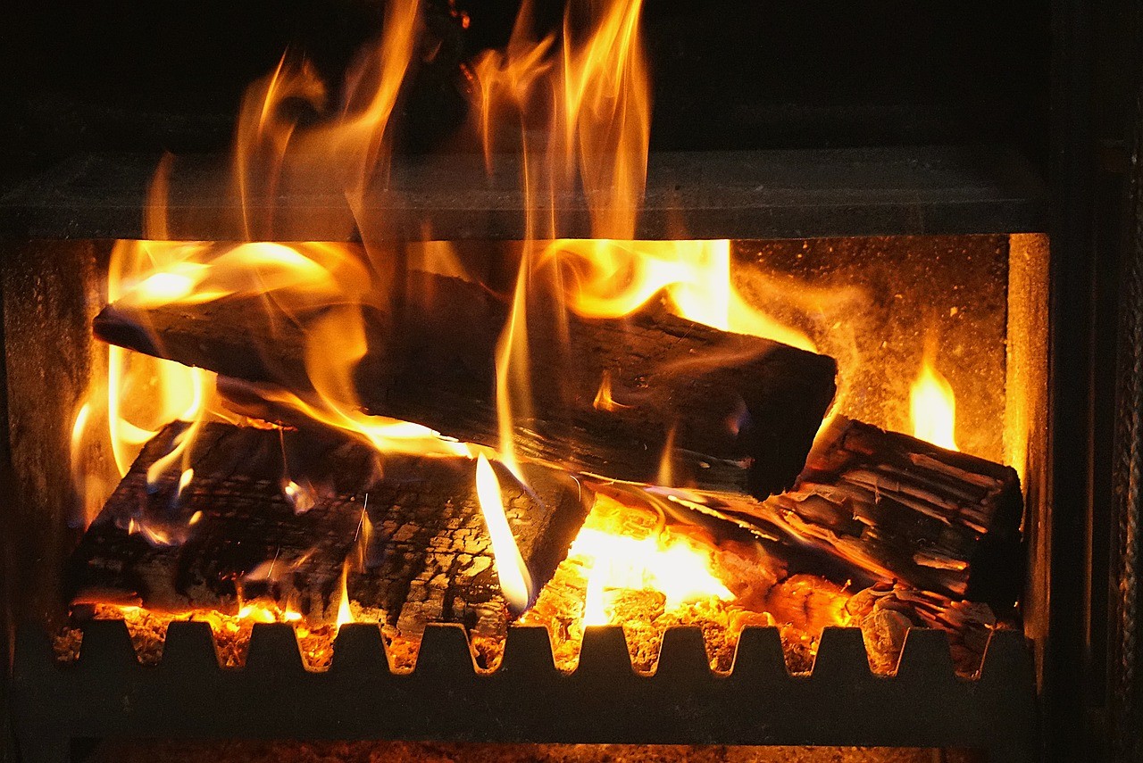 Hearth: Components Of A Fireplace